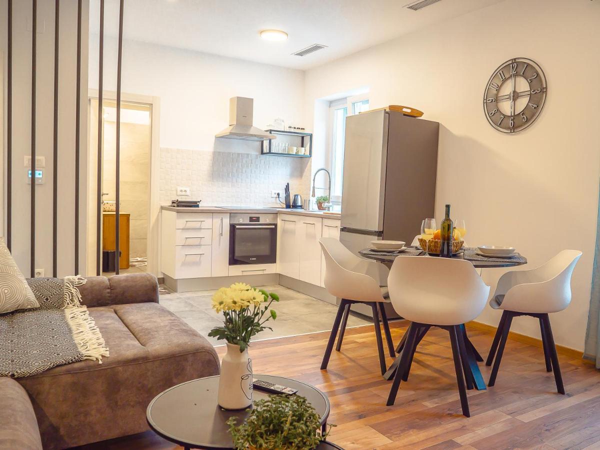 רייקה Apartmani Dora & Luka מראה חיצוני תמונה